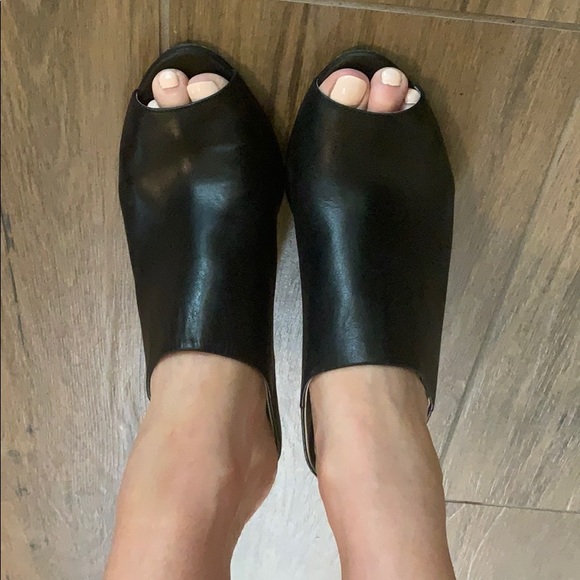 Michael Kors Black Mule Slides - Picture 2 of 8